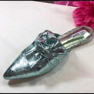 NWOB Stylish Metallic Flat Pointy Toe Slip-On Mules